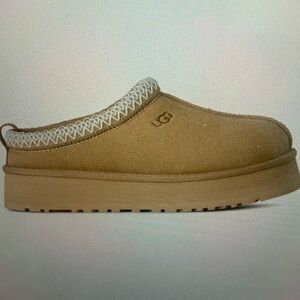 UGG Tan and Cream Boots with Knit Detail Tazz II platform